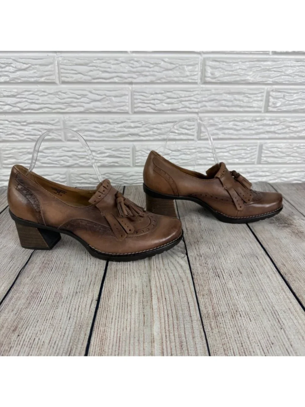 Earth Tassel Loafer Heels Stacked Block Heel Brogue Detail Sundowner Cinnamon 8B